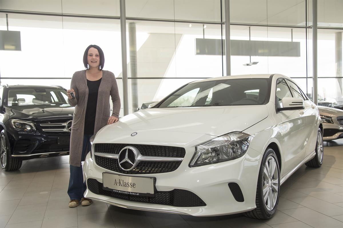 „Mercedes-Benz Lady Day 2016“ Gewinnerin Melanie Strasser übernimmt A-Klasse