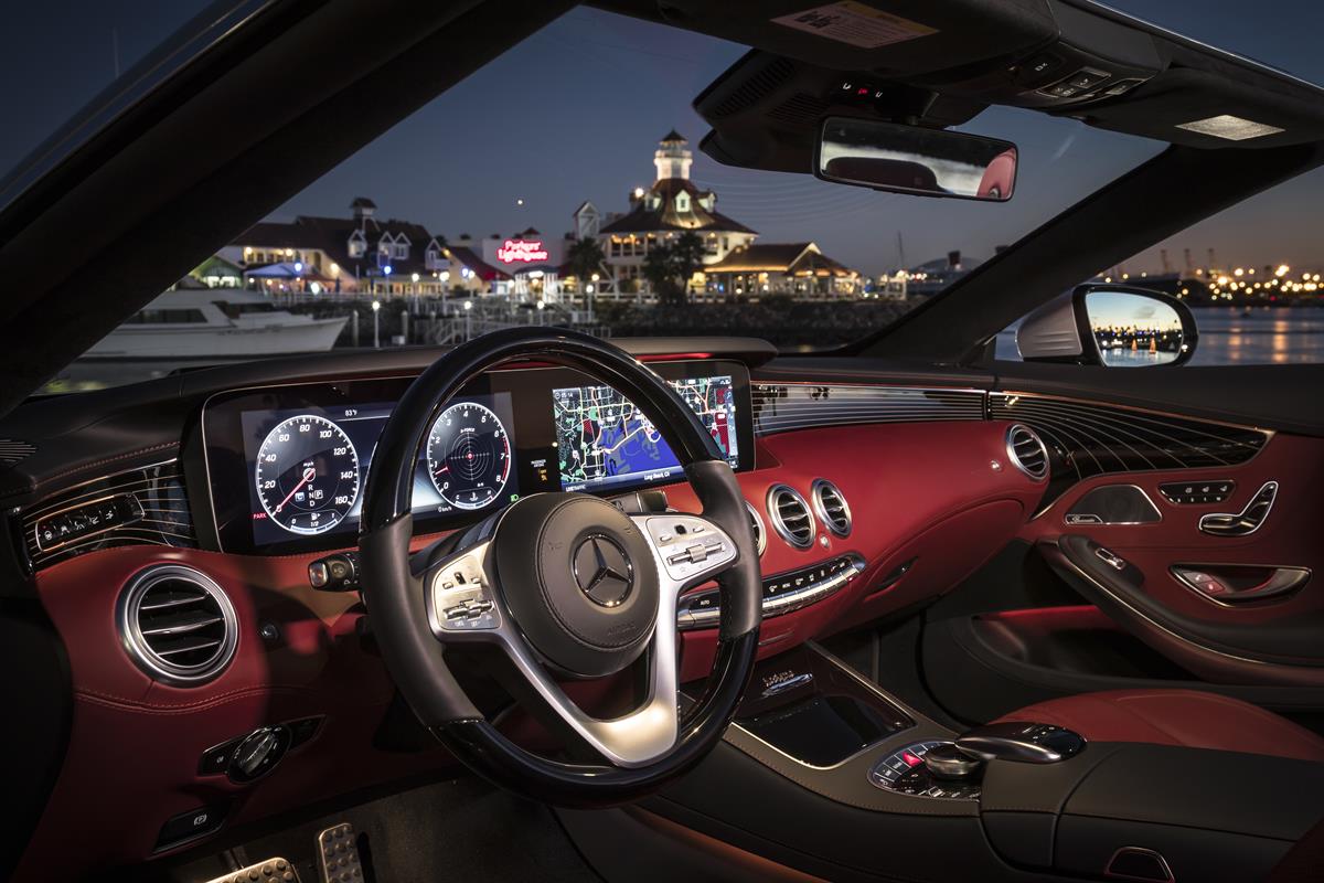 Mercedes-Benz S560 Cabriolet, designo Exclusive nappa leather bengal redblack