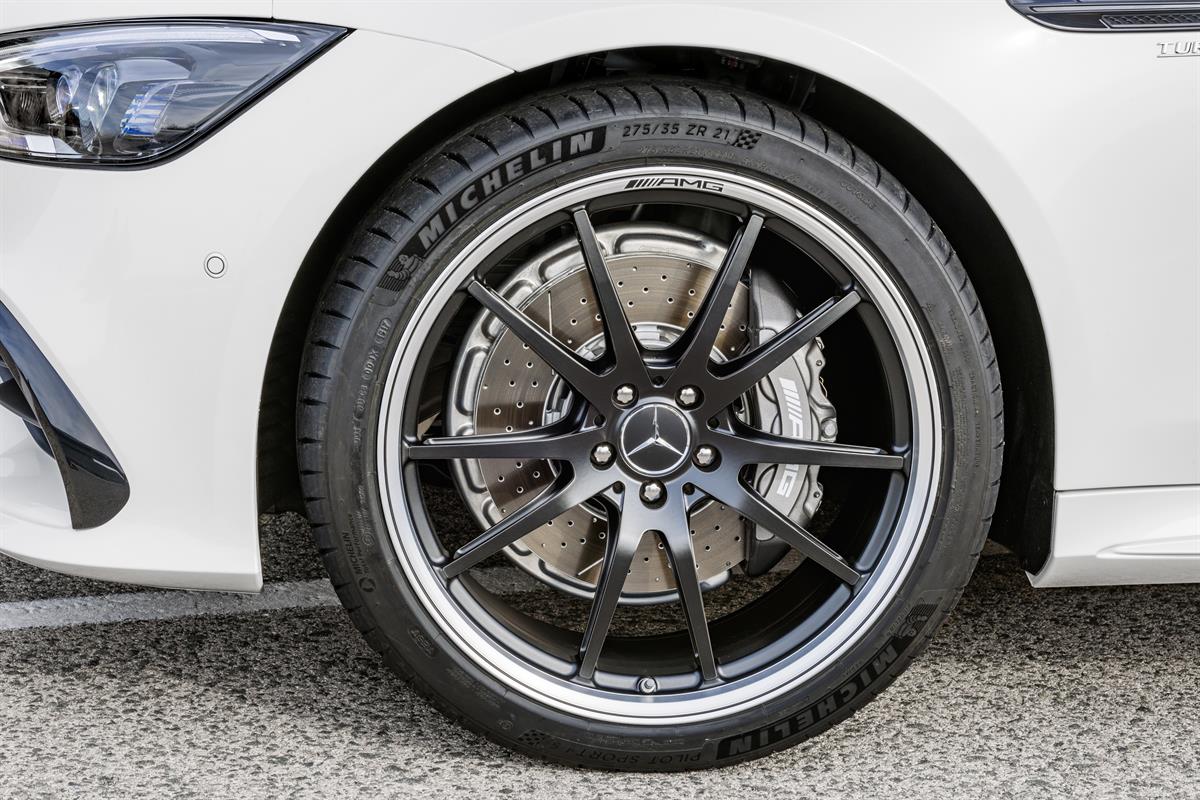 Familienzuwachs: Neues viertüriges Coupé von Mercedes-AMG 