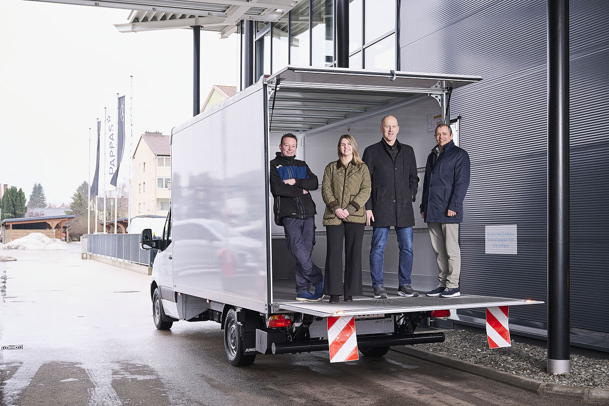 Fahrzeugübergabe Sprinter VanSolution @KAGes