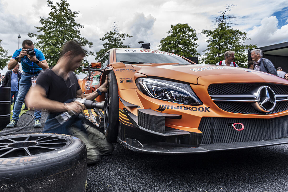 Mercedes-AMG C 63 Coupé DTM, Showcar der Saison 2018. Boxenstopp-Challenge. Foto von der Le Mans Classic, 30. Juni 2022. Foto: Challenge GmbH (Marco Nagel). (Fotosignatur der Archive von Mercedes-Benz Classic: D786632)