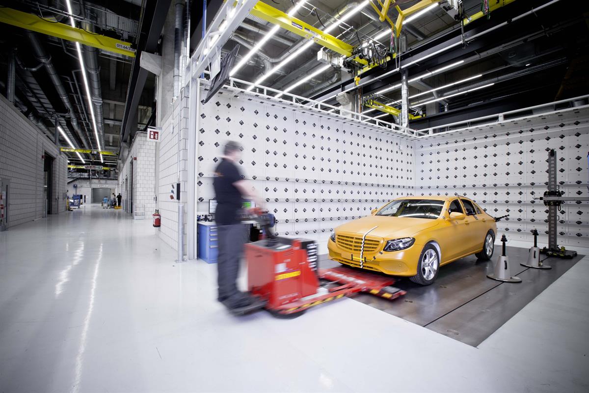 Das neue Technologiezentrum Fahrzeugsicherheit (TFS)