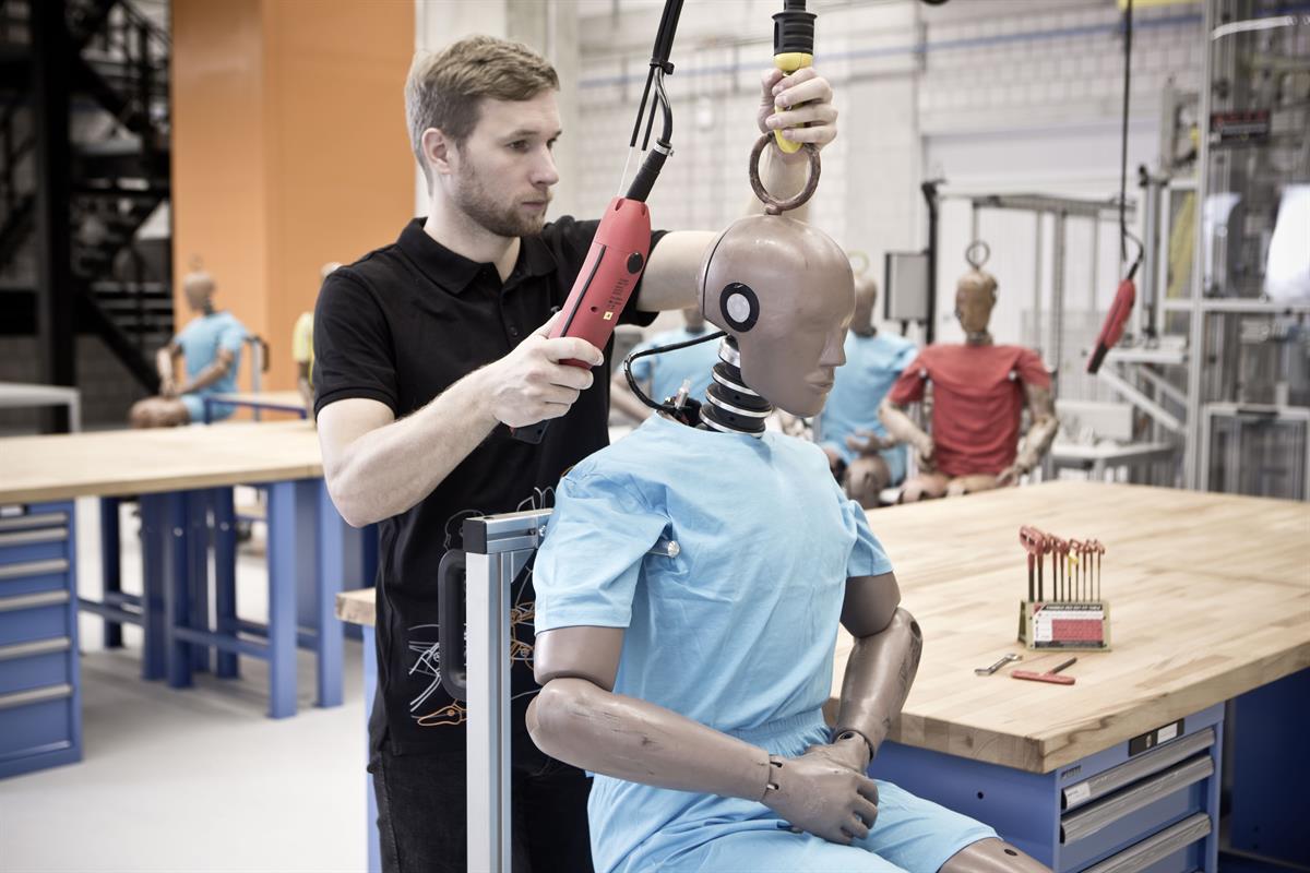 Das neue Technologiezentrum Fahrzeugsicherheit (TFS)
