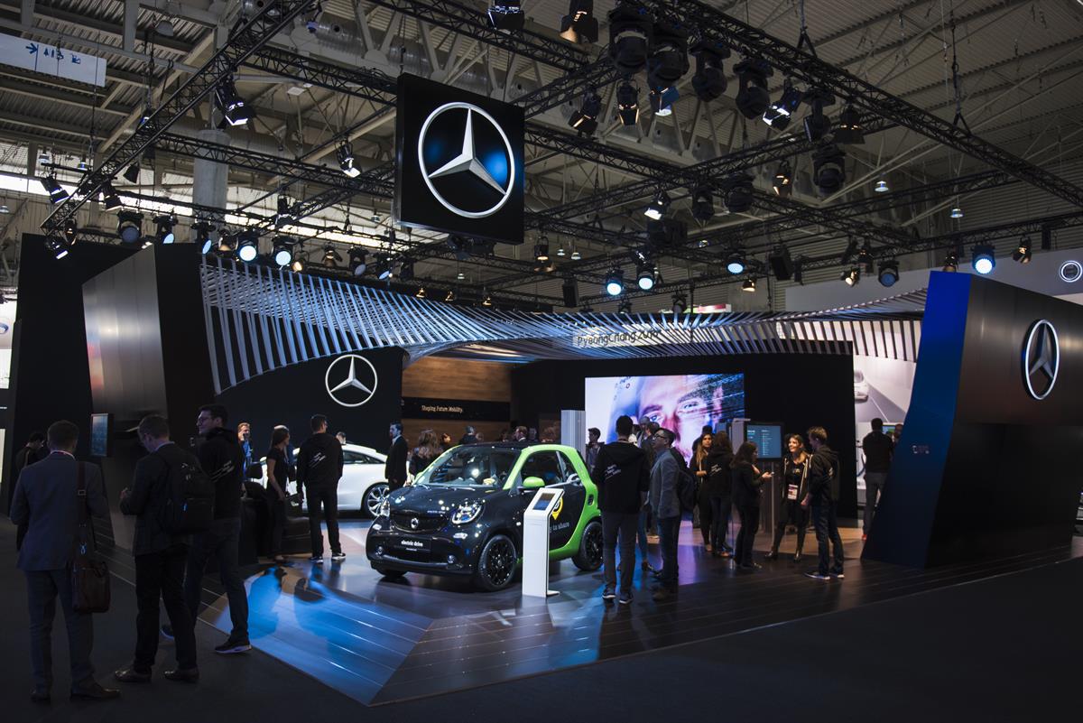 Mercedes-Benz auf dem Mobile World Congress 2017 - Digitalisierung als Stellhebel für die Zukunft 