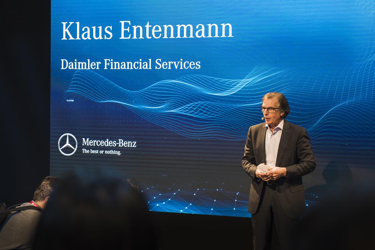Mercedes-Benz auf dem Mobile World Congress 2017 - Digitalisierung als Stellhebel für die Zukunft 