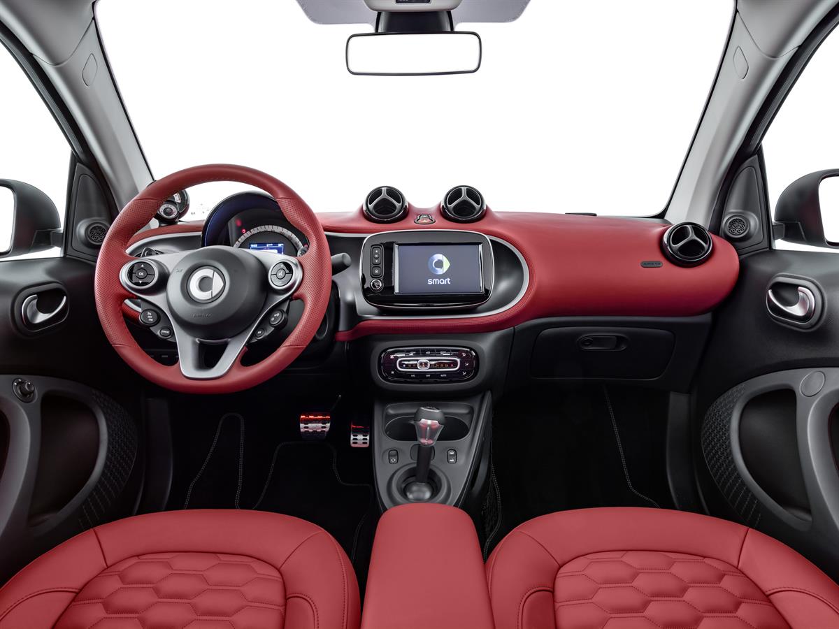 smart mit zwei Sondermodellen auf dem Genfer Automobilsalon 2017 - Vorhang auf für BRABUS edition #2 und crosstown