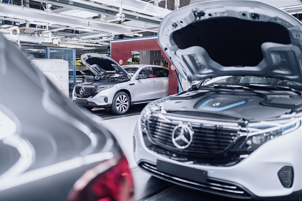 Mercedes-Benz Produktionsnetzwerk wird elektrisch: Sechs neue MERCEDES-EQ Anläufe bis 2022