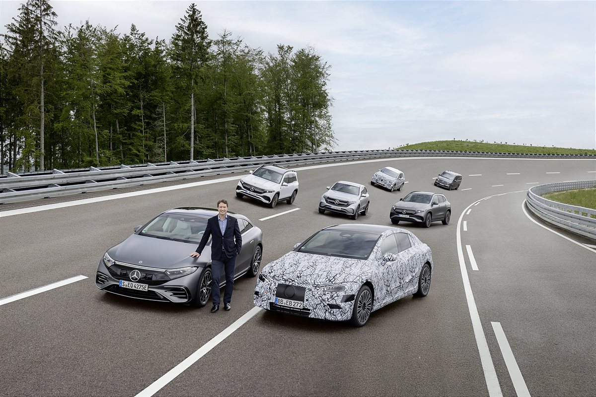 Mercedes-Benz stellt Weichen für vollelektrisches Zeitalter