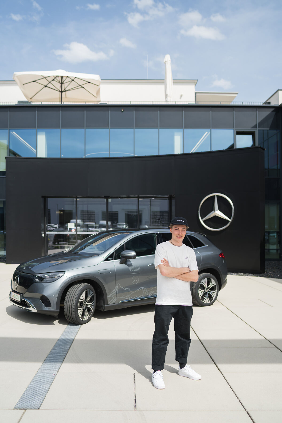 Von der Schneespur zur Elektrospur Mercedes-Benz Österreich unterstützt Freeride-Profi Valentin Rainer als Hauptsponsor und Mobilitätspartner