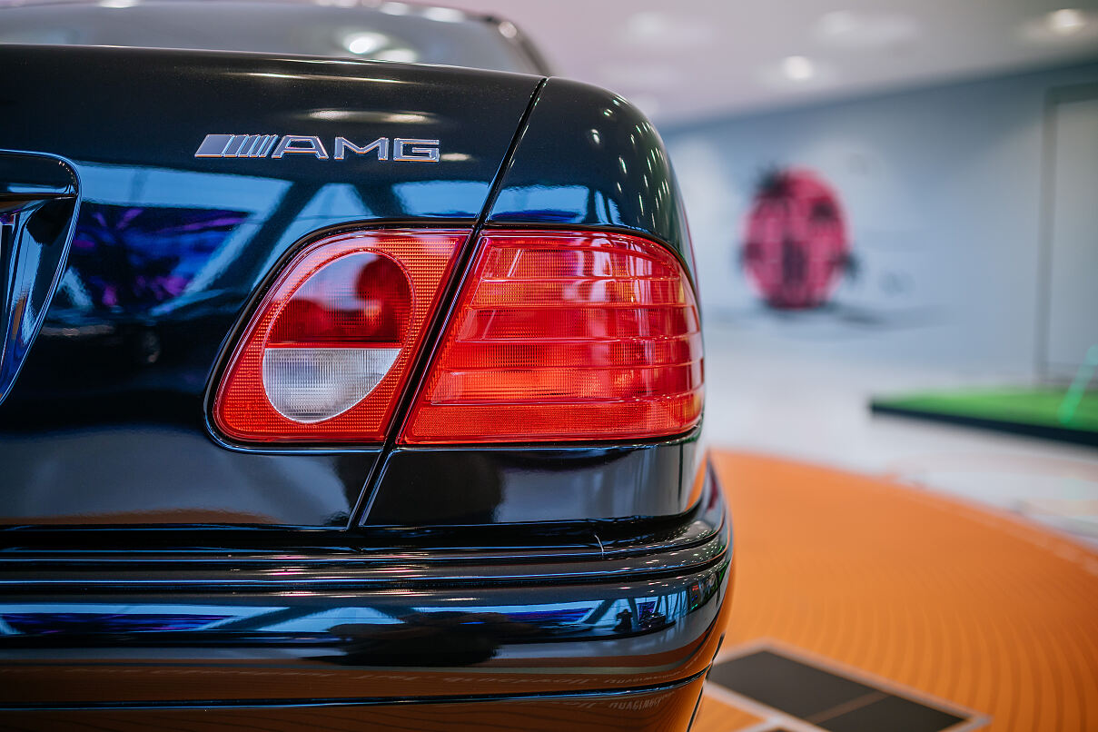 Seltene Hochleistungslimousine der 1990er: Der Mercedes-Benz E 60 AMG in der Sonderausstellung „Youngtimer“