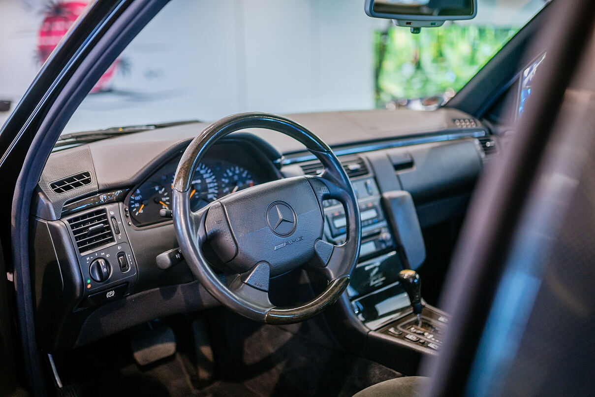 Seltene Hochleistungslimousine der 1990er: Der Mercedes-Benz E 60 AMG in der Sonderausstellung „Youngtimer“